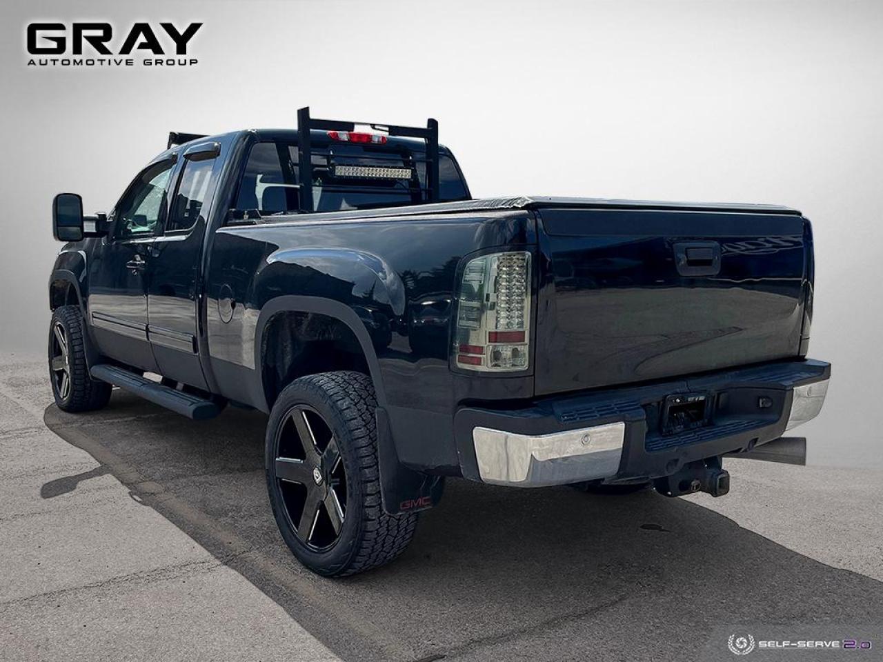 2013 GMC Sierra 2500 SLT/DIESEL/ACCIDENT FREE/LOADED Photo2