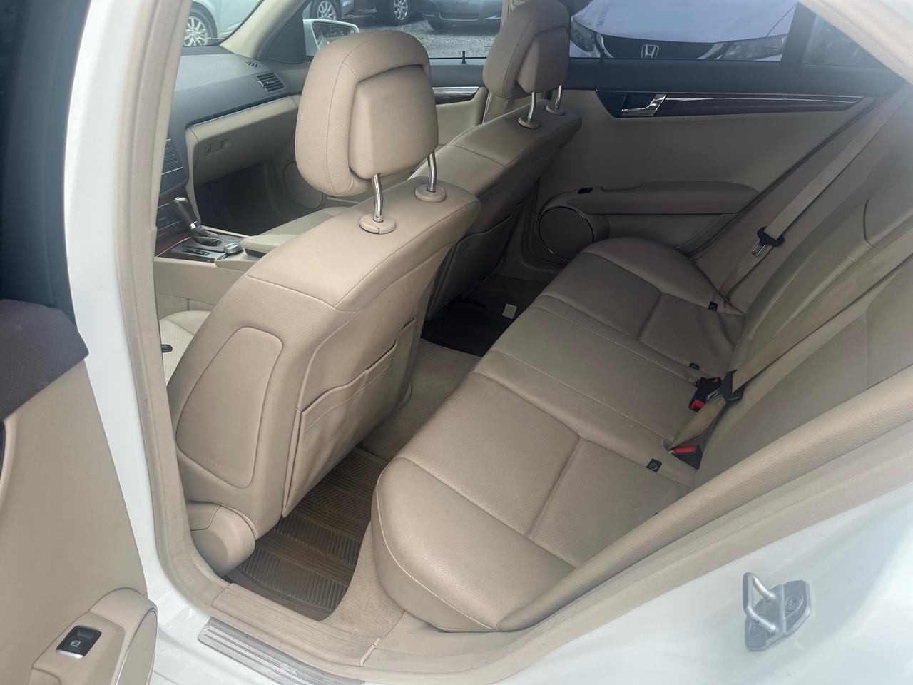 2011 Mercedes-Benz C-Class C 300 Photo