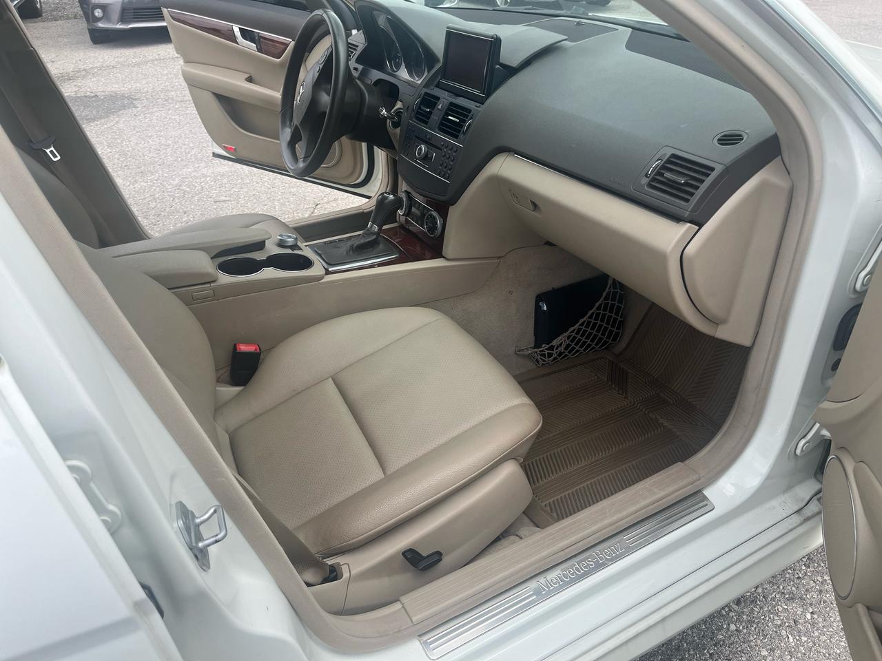 2011 Mercedes-Benz C-Class C 300 Photo