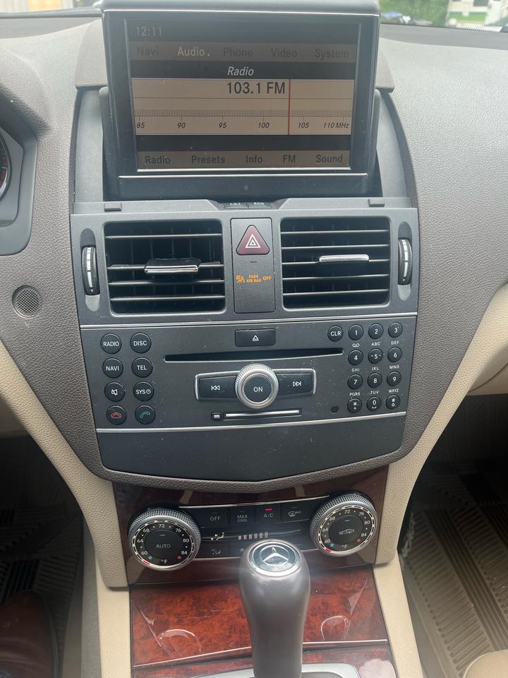 2011 Mercedes-Benz C-Class C 300 Photo