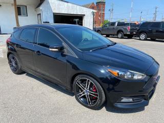 Used 2017 Ford Focus ST ** 5 SPEED, CARPLAY, NAV ** for sale in St Catharines, ON
