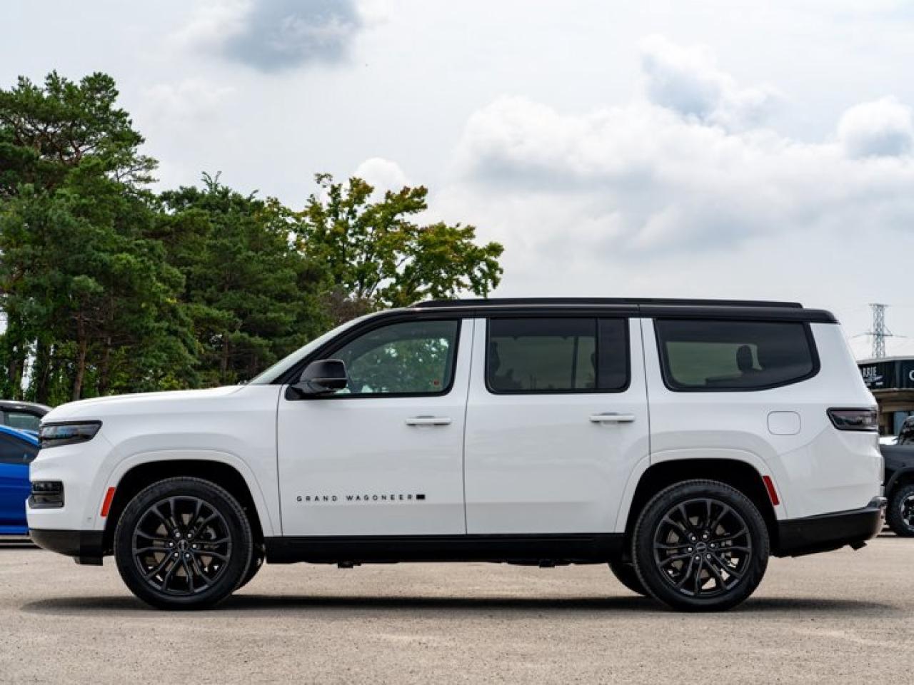 2024 Jeep Grand Wagoneer SERIES II OBSIDIAN Photo3