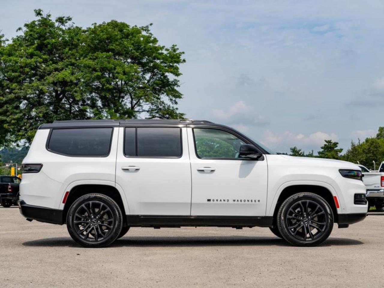 2024 Jeep Grand Wagoneer SERIES II OBSIDIAN Photo