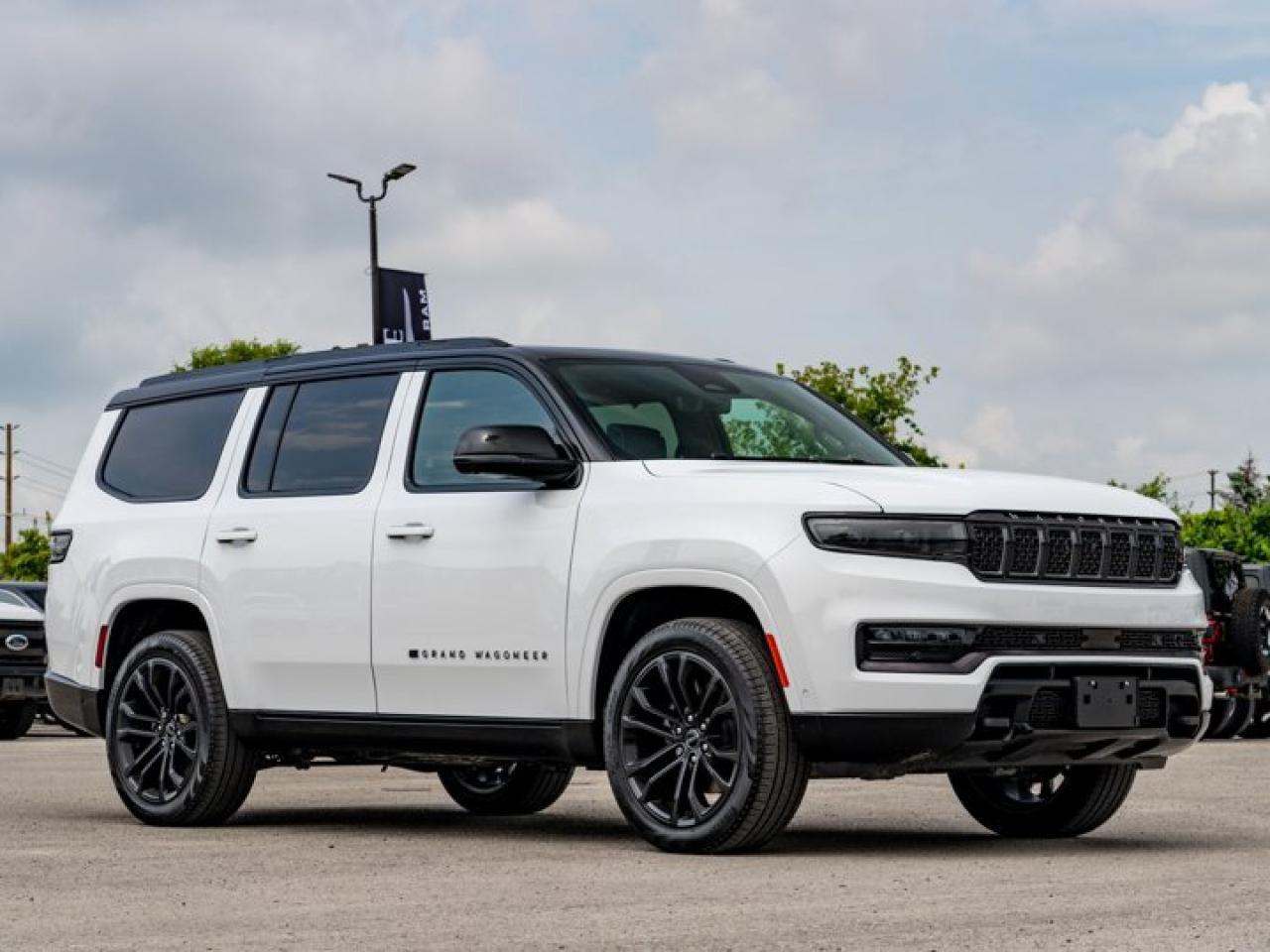 2024 Jeep Grand Wagoneer SERIES II OBSIDIAN Photo