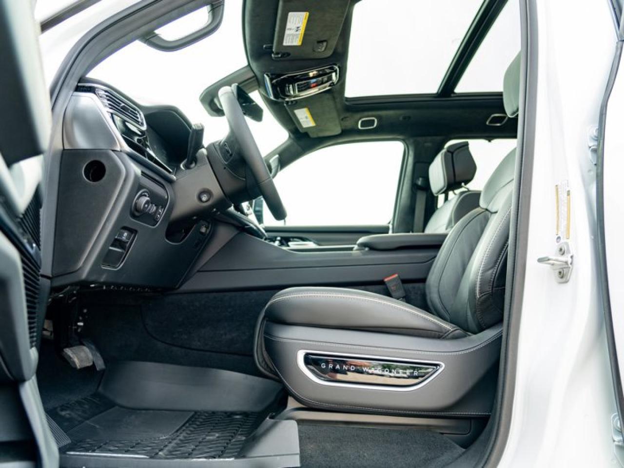 2024 Jeep Grand Wagoneer SERIES II OBSIDIAN Photo