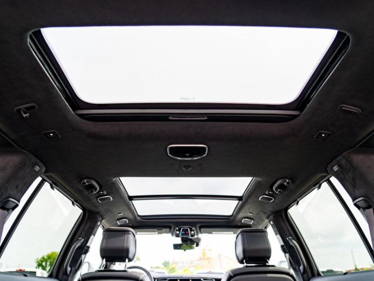 2024 Jeep Grand Wagoneer SERIES II OBSIDIAN Photo