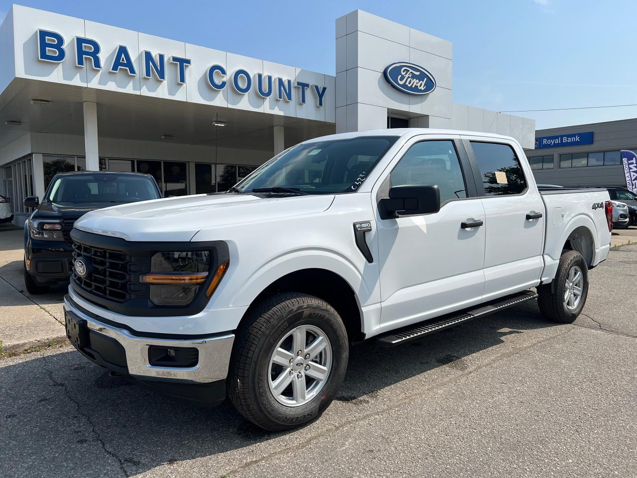 <p class=MsoNoSpacing><strong style=mso-bidi-font-weight: normal;><br />KEY FEATURES: 2024 F150 XL, 4x4, Crew Cab, 3.5L V6 Ecoboost Engine, White, Dark slate Cloth interior, 10-speed automatic transmission, 103a XL package, Black running boards, trailer hitch, Trailer brake controller, SYNC, Ford pass, Lane keep system, pre-collision braking, pre-collision assist, rear backup camera, keyless entry, power windows , power locks and more.</strong></p><p class=MsoNoSpacing><strong style=mso-bidi-font-weight: normal;><br />Please Call 519-756-6191, Email sales@brantcountyford.ca for more information and availability on this vehicle.<span style=mso-spacerun: yes;>  </span>Brant County Ford is a family owned dealership and has been a proud member of the Brantford community for over 40 years!</strong></p><p class=MsoNoSpacing><strong style=mso-bidi-font-weight: normal;> </strong></p><p class=MsoNoSpacing><strong style=mso-bidi-font-weight: normal;><br />** PURCHASE PRICE ONLY (Includes) Fords Delivery Allowance</strong></p><p class=MsoNoSpacing><br />** See dealer for details.</p><p class=MsoNoSpacing>*Please note all prices are plus HST and Licencing.</p><p class=MsoNoSpacing>* Prices in Ontario, Alberta and British Columbia include OMVIC/AMVIC fee (where applicable), accessories, other dealer installed options, administration and other retailer charges.</p><p class=MsoNoSpacing>*The sale price assumes all applicable rebates and incentives (Delivery Allowance/Non-Stackable Cash/3-Payment rebate/SUV Bonus/Winter Bonus, Safety etc</p>