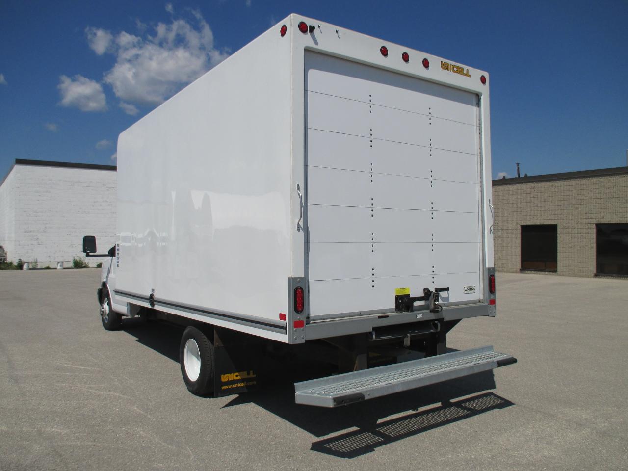 2023 GMC Savana 3500 3500 Van 177" 16 Ft. UNICELL BODY 91 inch,floor to - Photo #6