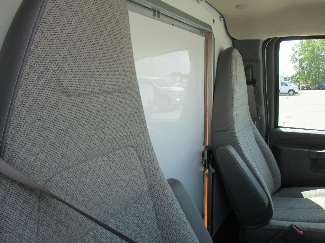 2023 GMC Savana 3500 3500 Van 177" 16 Ft. UNICELL BODY 91 inch,floor to - Photo #9