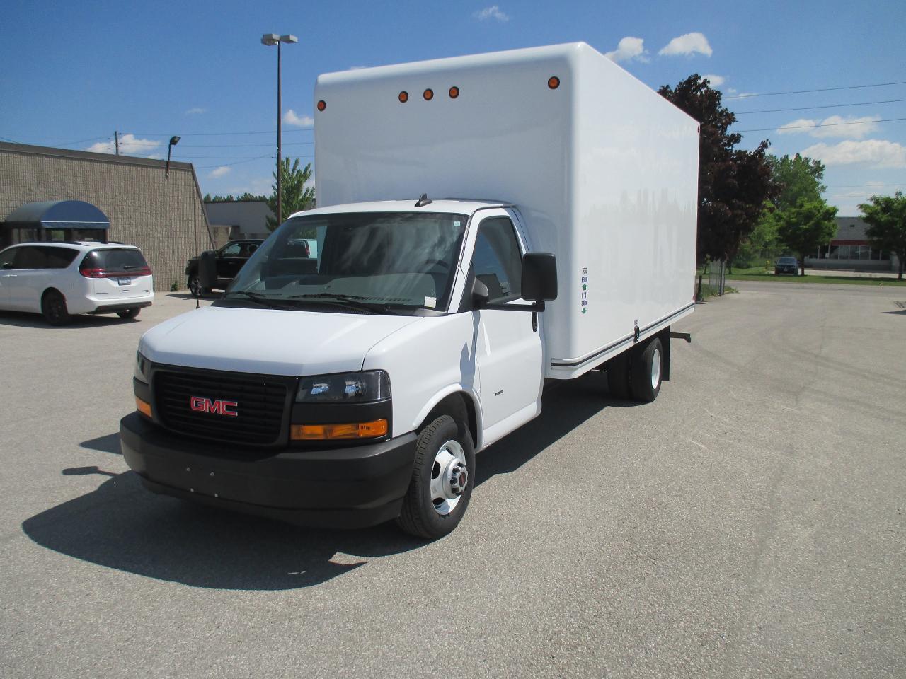 2023 GMC Savana 3500 3500 Van 177" 16 Ft. UNICELL BODY 91 inch,floor to - Photo #2