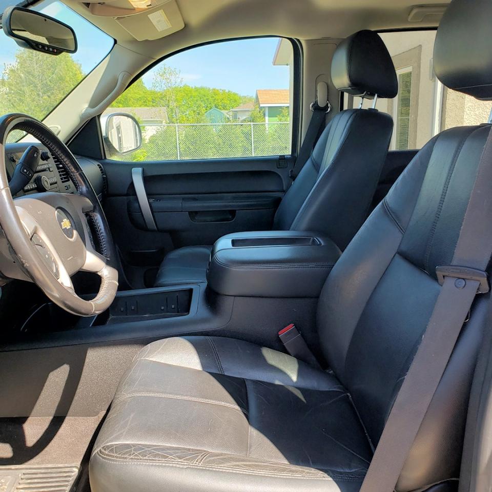 2013 Chevrolet Silverado 1500 4WD Crew  Leather, Z71, only 96,342 KM - Photo #8