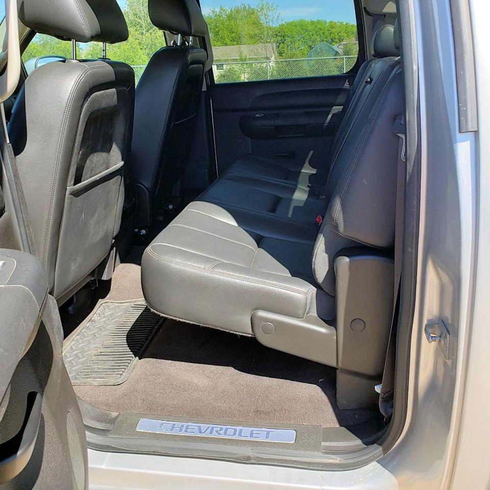 2013 Chevrolet Silverado 1500 4WD Crew  Leather, Z71, only 96,342 KM - Photo #10