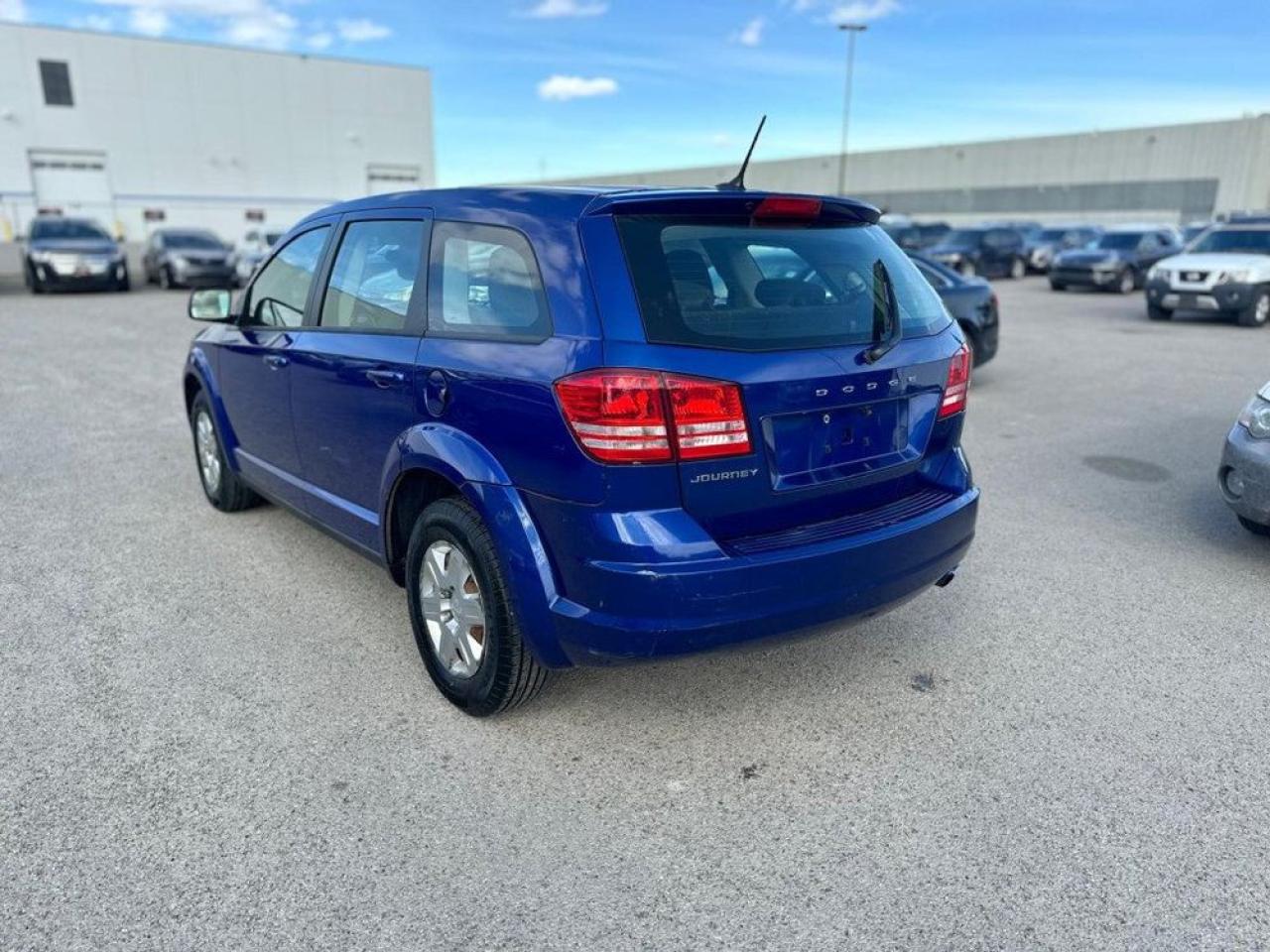 2012 Dodge Journey SE | 7 PASSENGER | DEMO SPECIAL Photo2