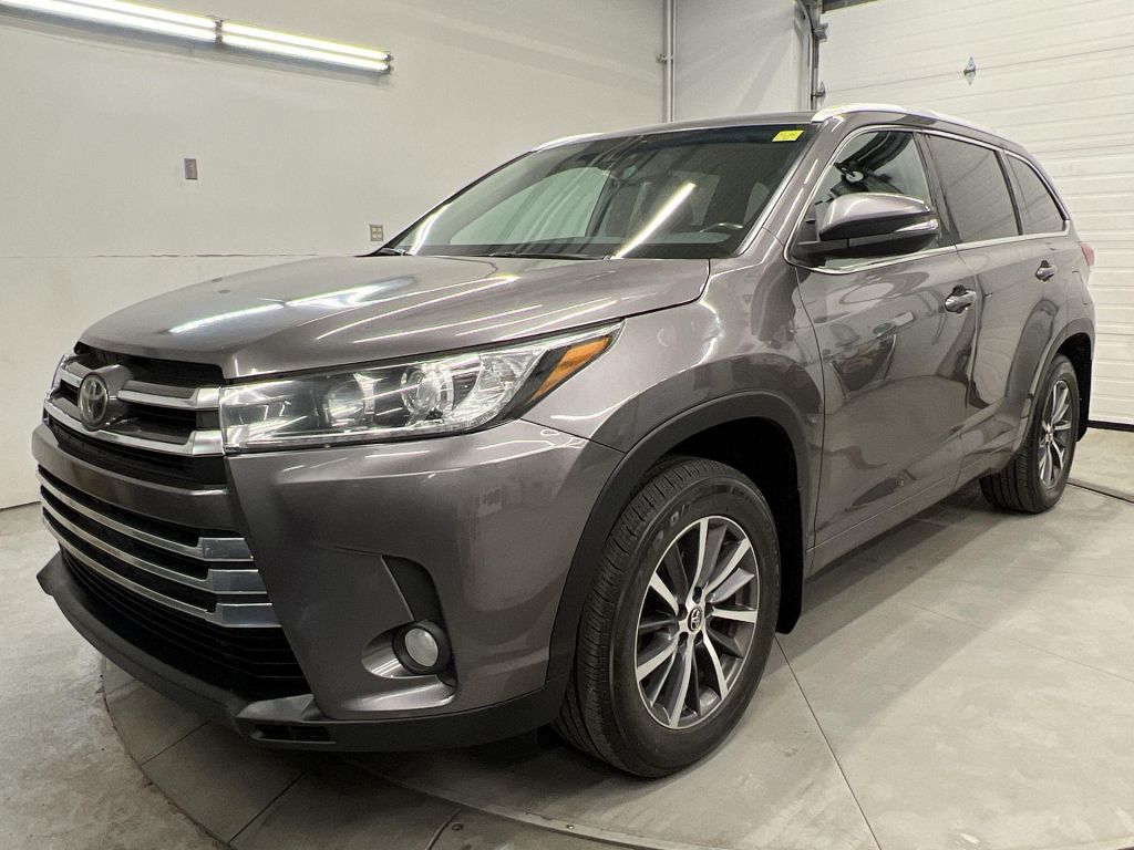 Used 2018 Toyota Highlander XLE AWD SUNROOF HTD LEATHER NAV BLIND SPOT for Sale in Ottawa, Ontario