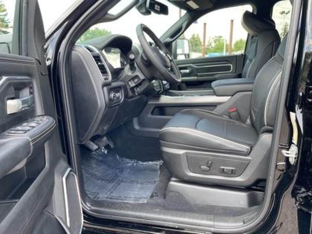 2024 RAM 3500 Laramie AISIN, SPORT HOOD, AUTO LEVEL #68 Photo4