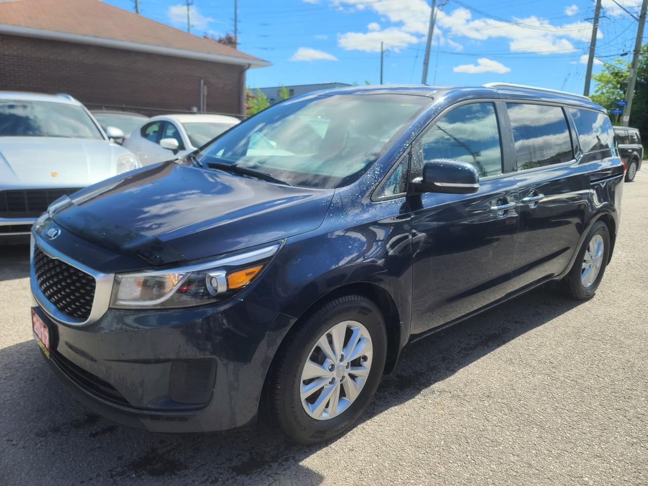 Used 2017 Kia Sedona 8 PASS/ACCIDENT FREE/CAMERA/BLUETOTH/2 YEARS WARR for sale in Ottawa, ON