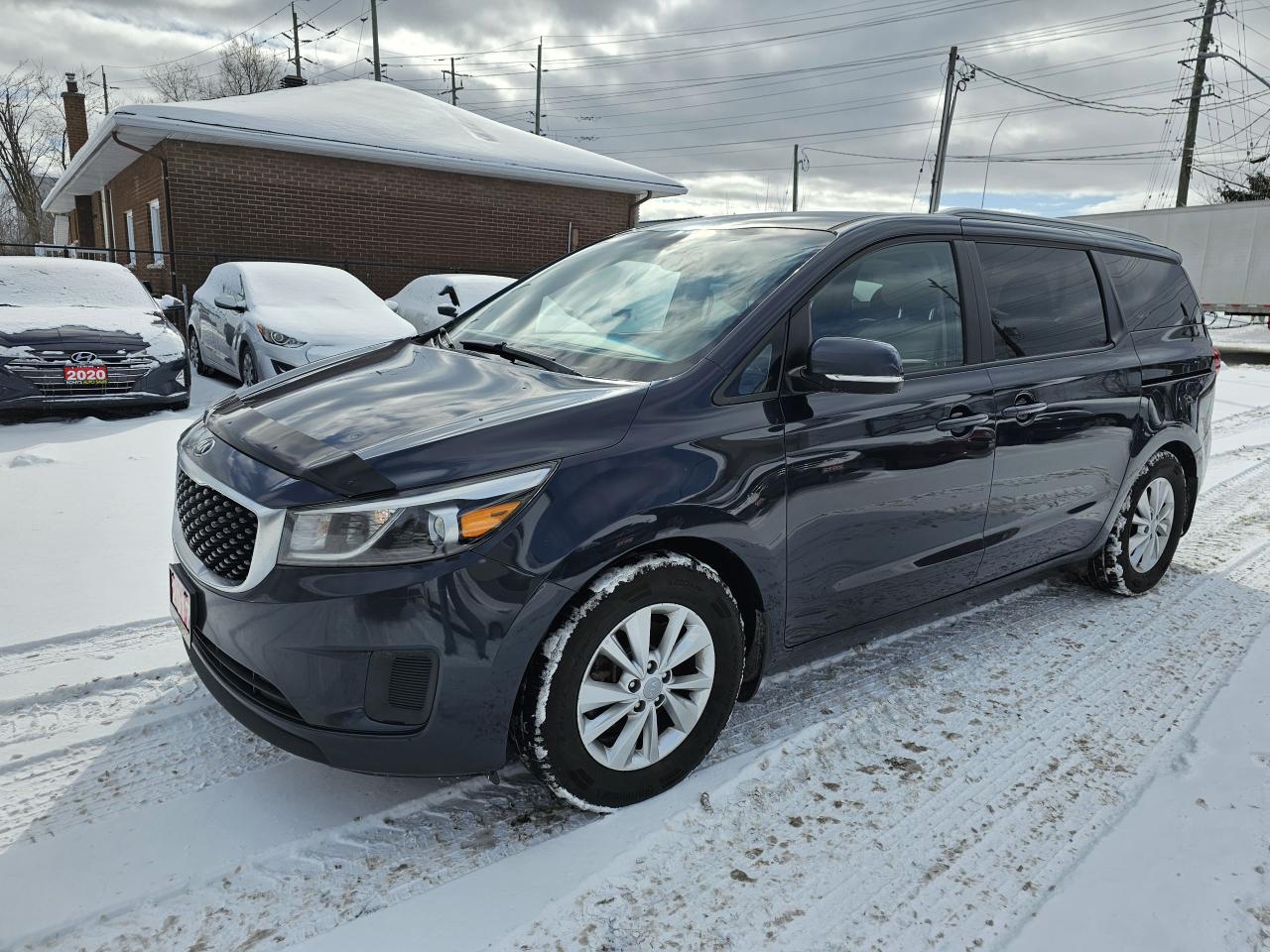 Used 2017 Kia Sedona 8 PASS/ACCIDENT FREE/CAMERA/BLUETOTH/2 YEARS WARR for sale in Ottawa, ON