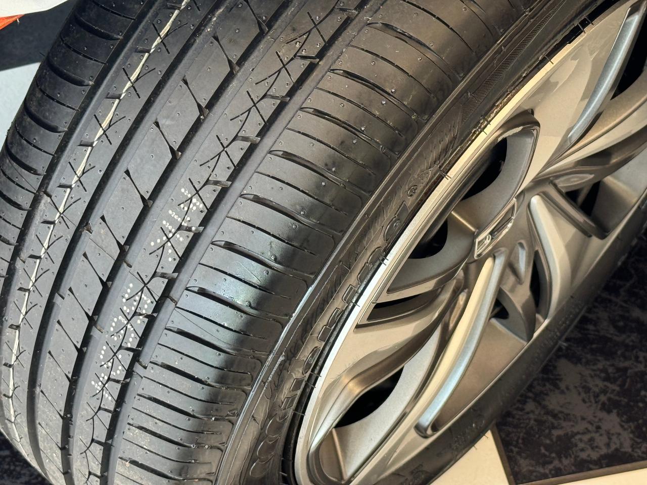 2019 Honda Civic LX+New Tires+Adaptive Cruise+ApplePlay+CLEANCARFAX Photo13