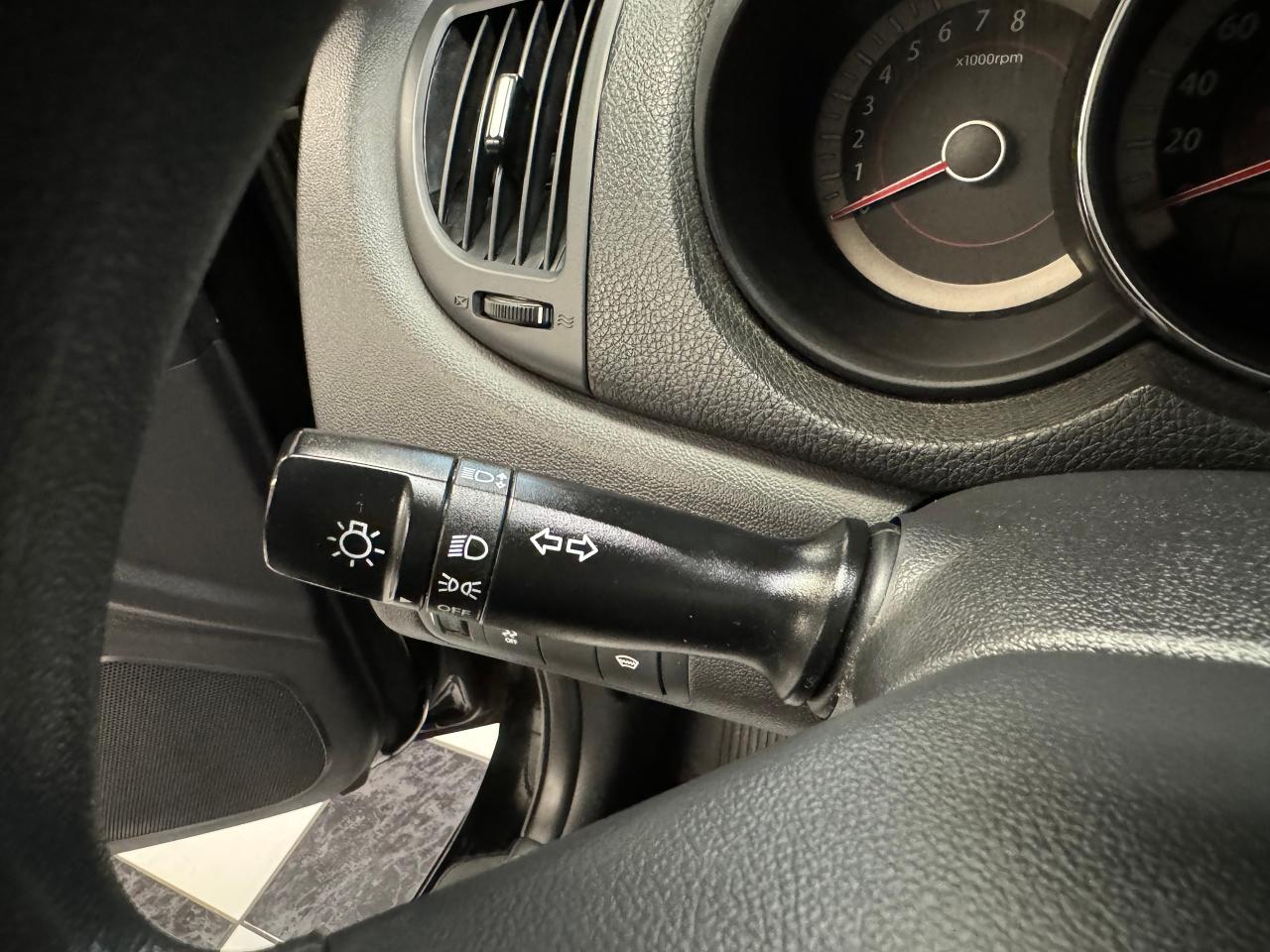 2013 Kia Forte EX+Heated Seats+A/C+Cruise Control+Tinted Windows Photo78