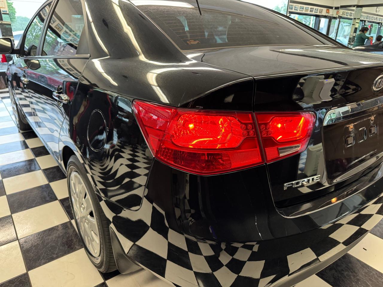 2013 Kia Forte EX+Heated Seats+A/C+Cruise Control+Tinted Windows Photo83