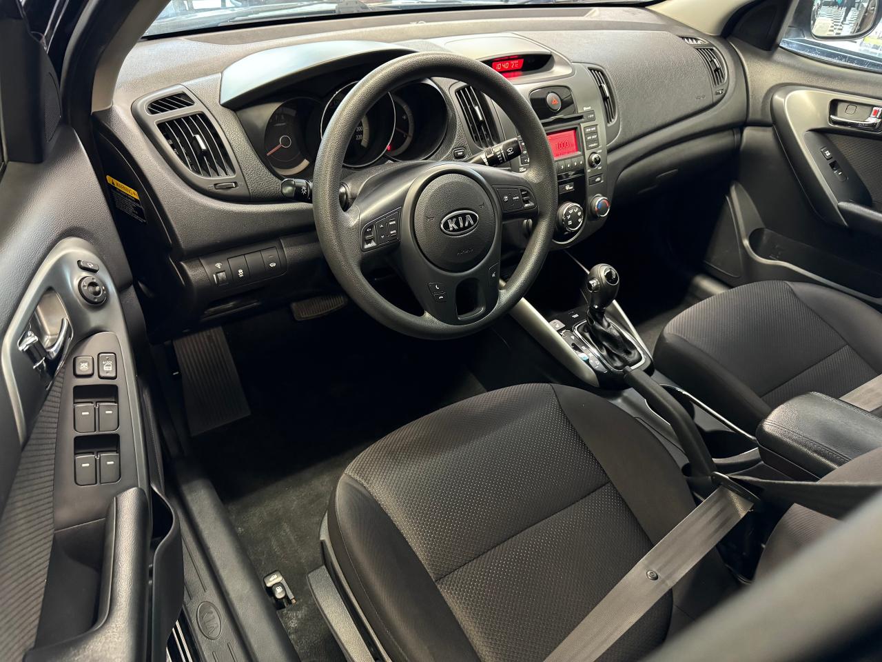2013 Kia Forte EX+Heated Seats+A/C+Cruise Control+Tinted Windows Photo63