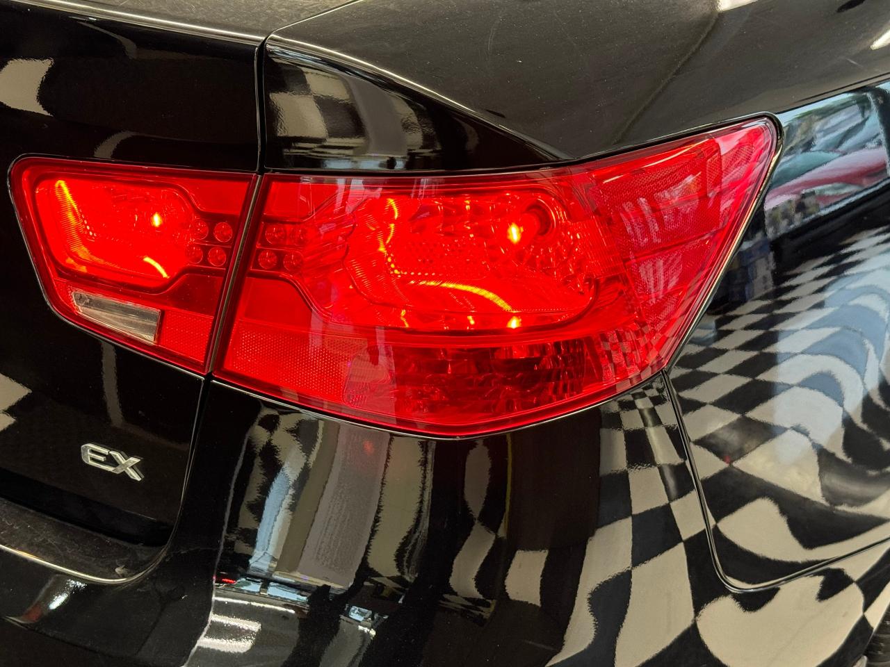2013 Kia Forte EX+Heated Seats+A/C+Cruise Control+Tinted Windows Photo96