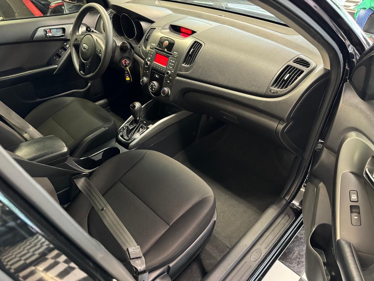 2013 Kia Forte EX+Heated Seats+A/C+Cruise Control+Tinted Windows Photo65