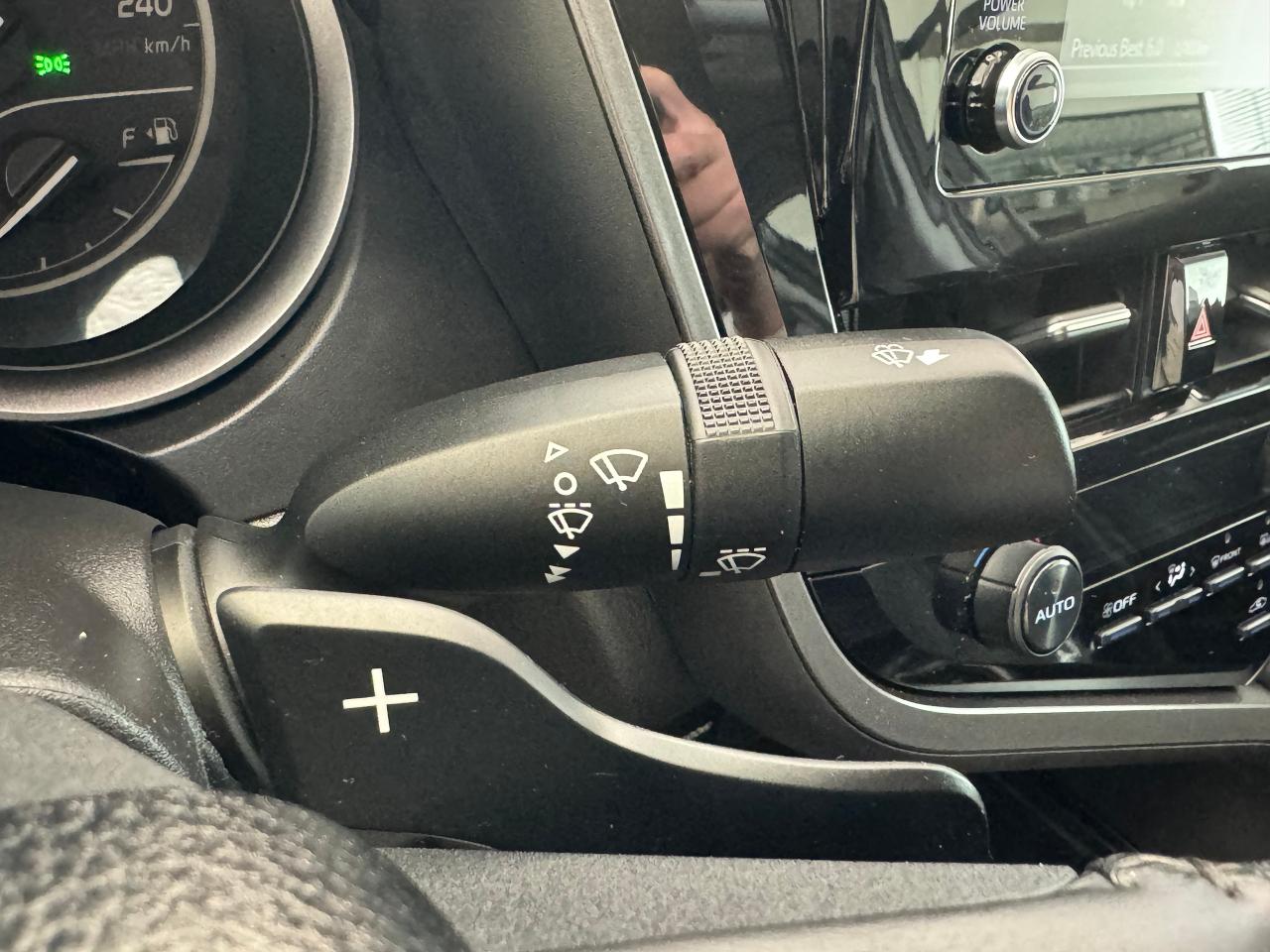 2021 Toyota Camry SE+LEATHER+APPLEPLAY+ADAPTIVE CRUISE+CLEAN CARFAX - Photo #47
