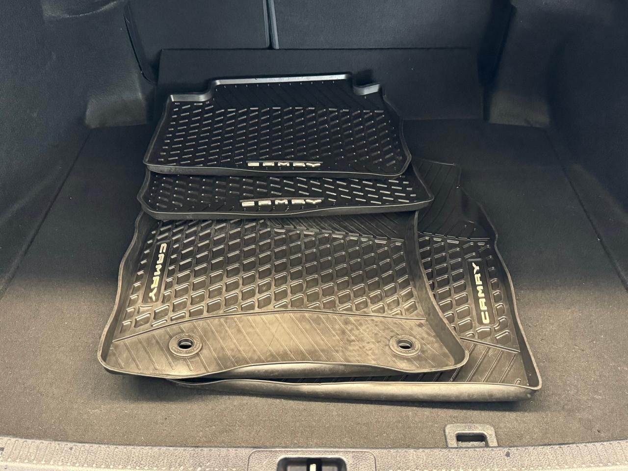 2021 Toyota Camry SE+LEATHER+APPLEPLAY+ADAPTIVE CRUISE+CLEAN CARFAX Photo22