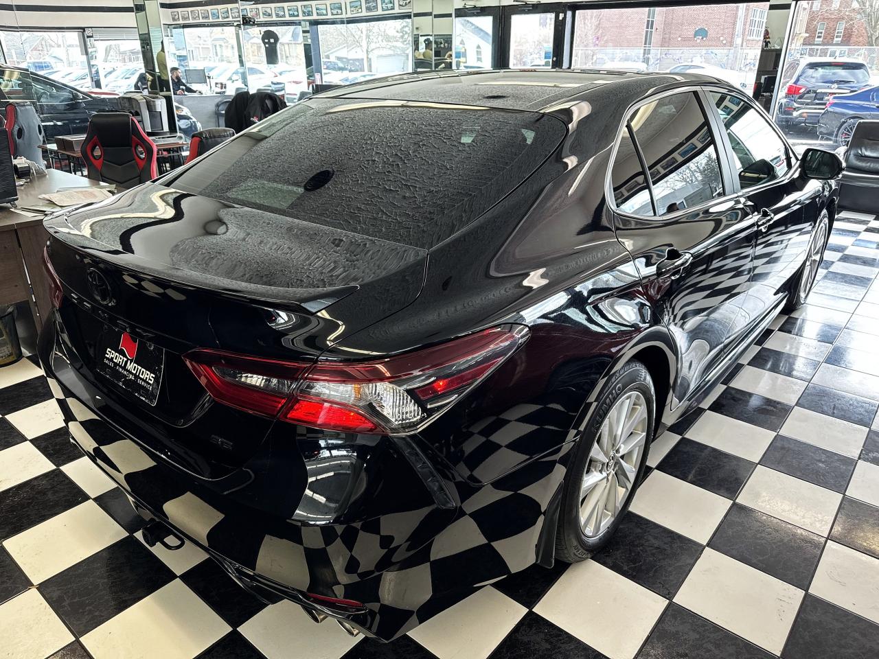 2021 Toyota Camry SE+LEATHER+APPLEPLAY+ADAPTIVE CRUISE+CLEAN CARFAX - Photo #6