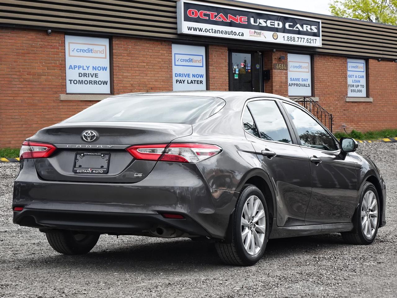 2018 Toyota Camry LE - Photo #4