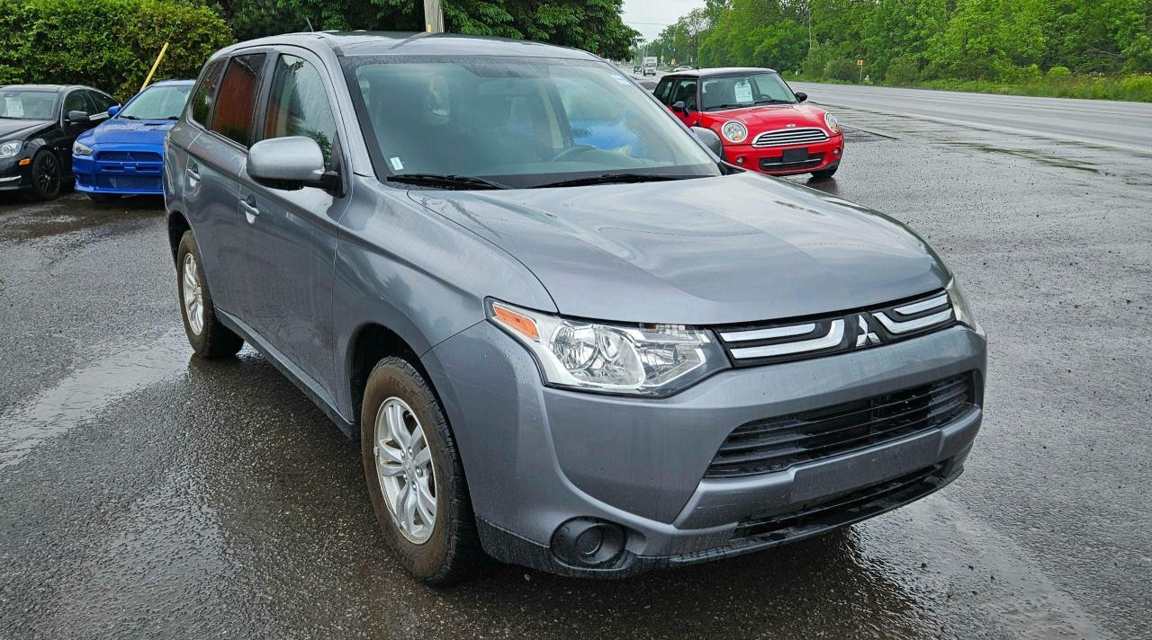 Used 2014 Mitsubishi Outlander ES for sale in Gloucester, ON