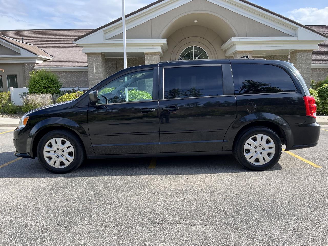 2014 Dodge Grand Caravan SE - Photo #2