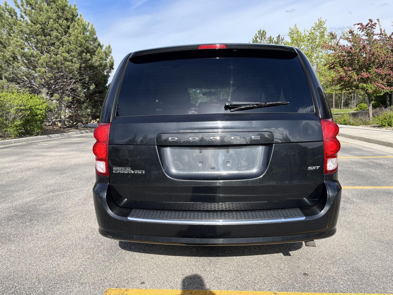 2014 Dodge Grand Caravan SE - Photo #4