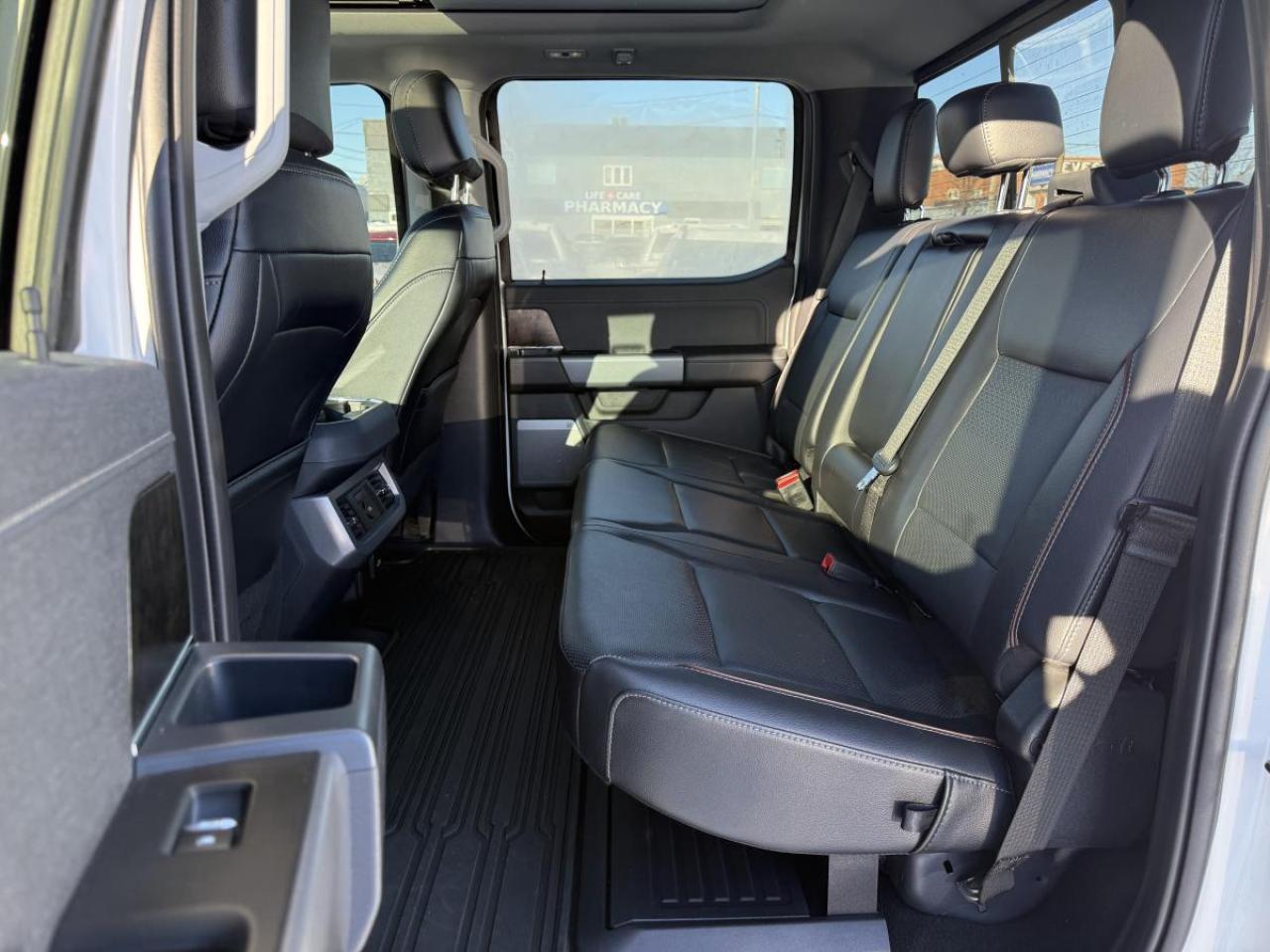 2024 Ford F-250 Super Duty SRW LARIAT 4WD CREW CAB 6.75' BOX Photo