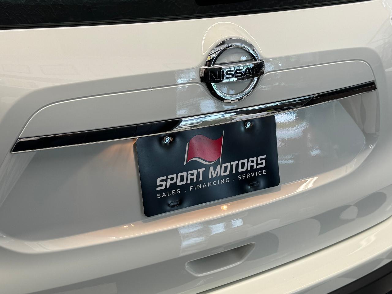 2018 Nissan Rogue S AWD+New Tires+ApplePlay+Blind Spot+CLEAN CARFAX Photo122