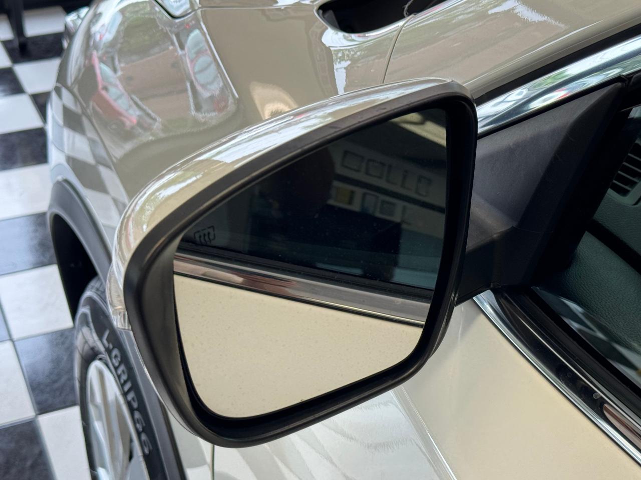 2018 Nissan Rogue S AWD+New Tires+ApplePlay+Blind Spot+CLEAN CARFAX Photo120