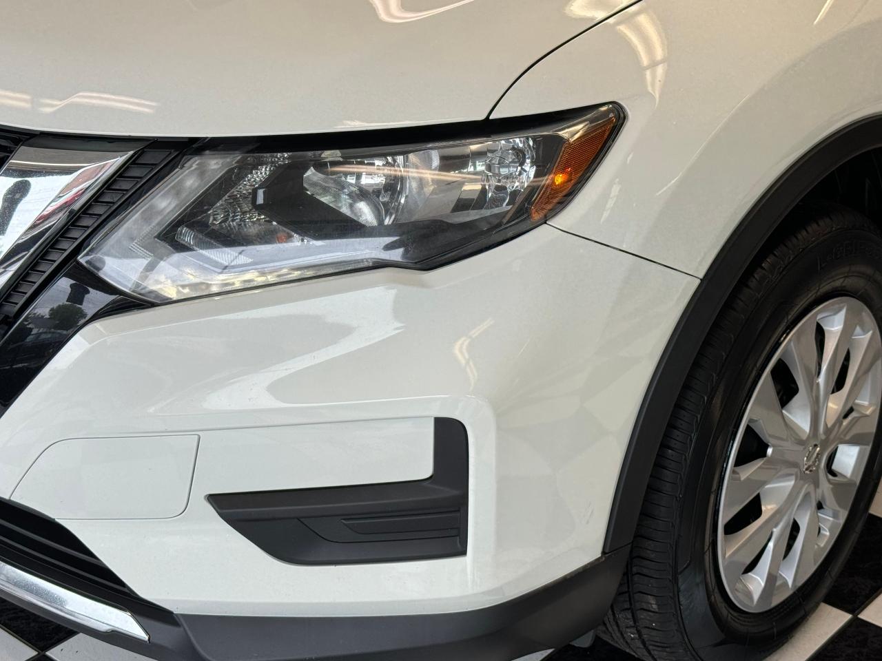 2018 Nissan Rogue S AWD+New Tires+ApplePlay+Blind Spot+CLEAN CARFAX Photo101