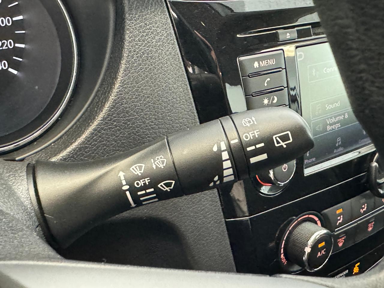 2018 Nissan Rogue S AWD+New Tires+ApplePlay+Blind Spot+CLEAN CARFAX Photo108