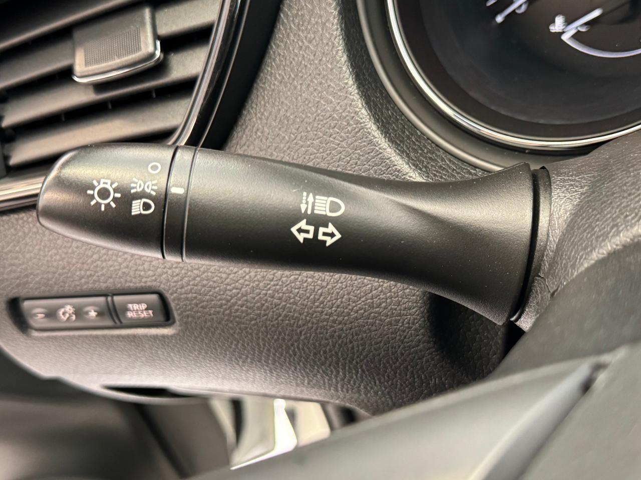 2018 Nissan Rogue S AWD+New Tires+ApplePlay+Blind Spot+CLEAN CARFAX Photo109