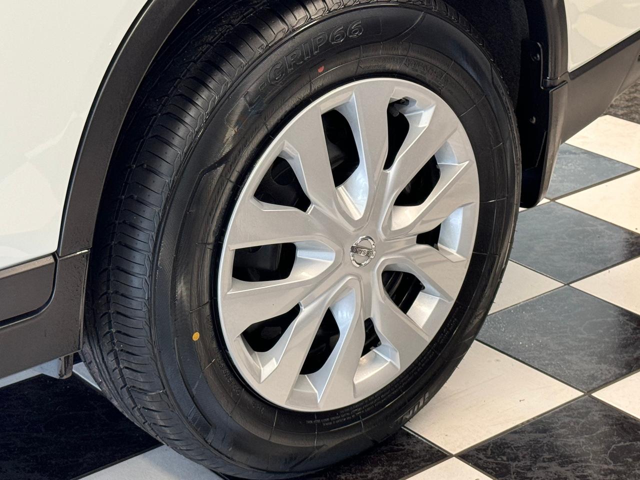 2018 Nissan Rogue S AWD+New Tires+ApplePlay+Blind Spot+CLEAN CARFAX Photo115