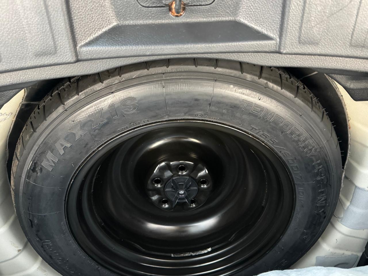 2018 Nissan Rogue S AWD+New Tires+ApplePlay+Blind Spot+CLEAN CARFAX Photo118