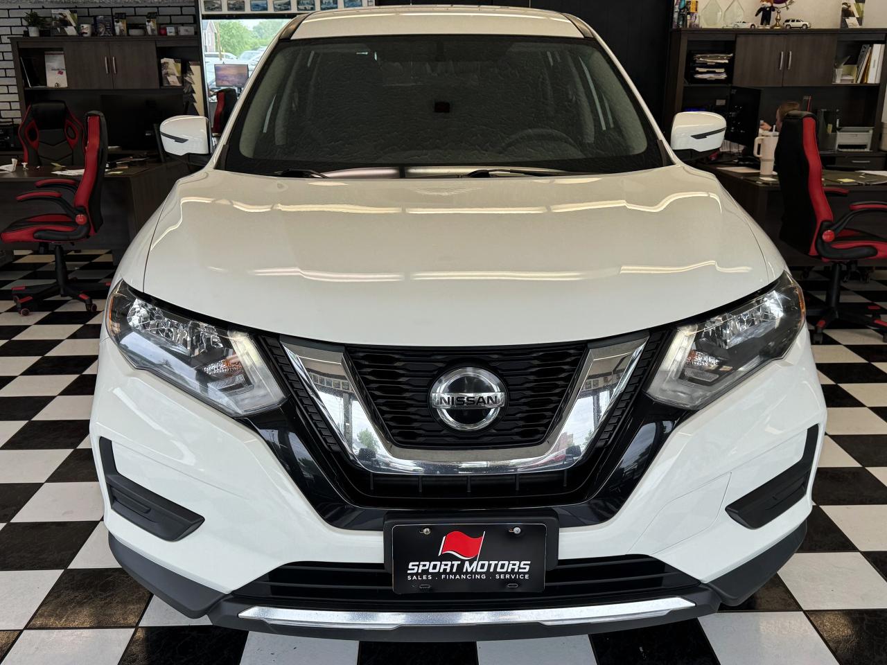2018 Nissan Rogue S AWD+New Tires+ApplePlay+Blind Spot+CLEAN CARFAX Photo70