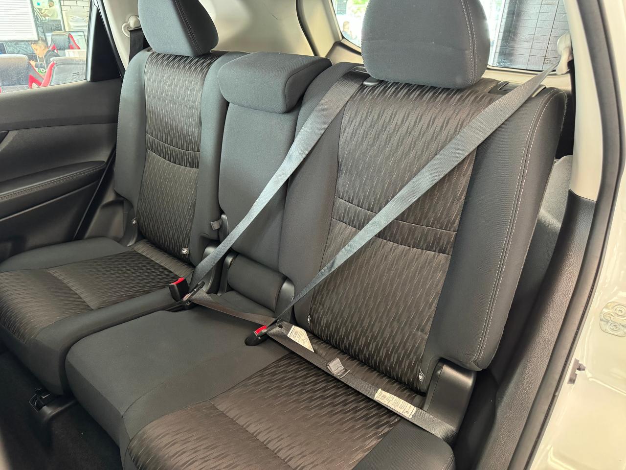 2018 Nissan Rogue S AWD+New Tires+ApplePlay+Blind Spot+CLEAN CARFAX Photo86