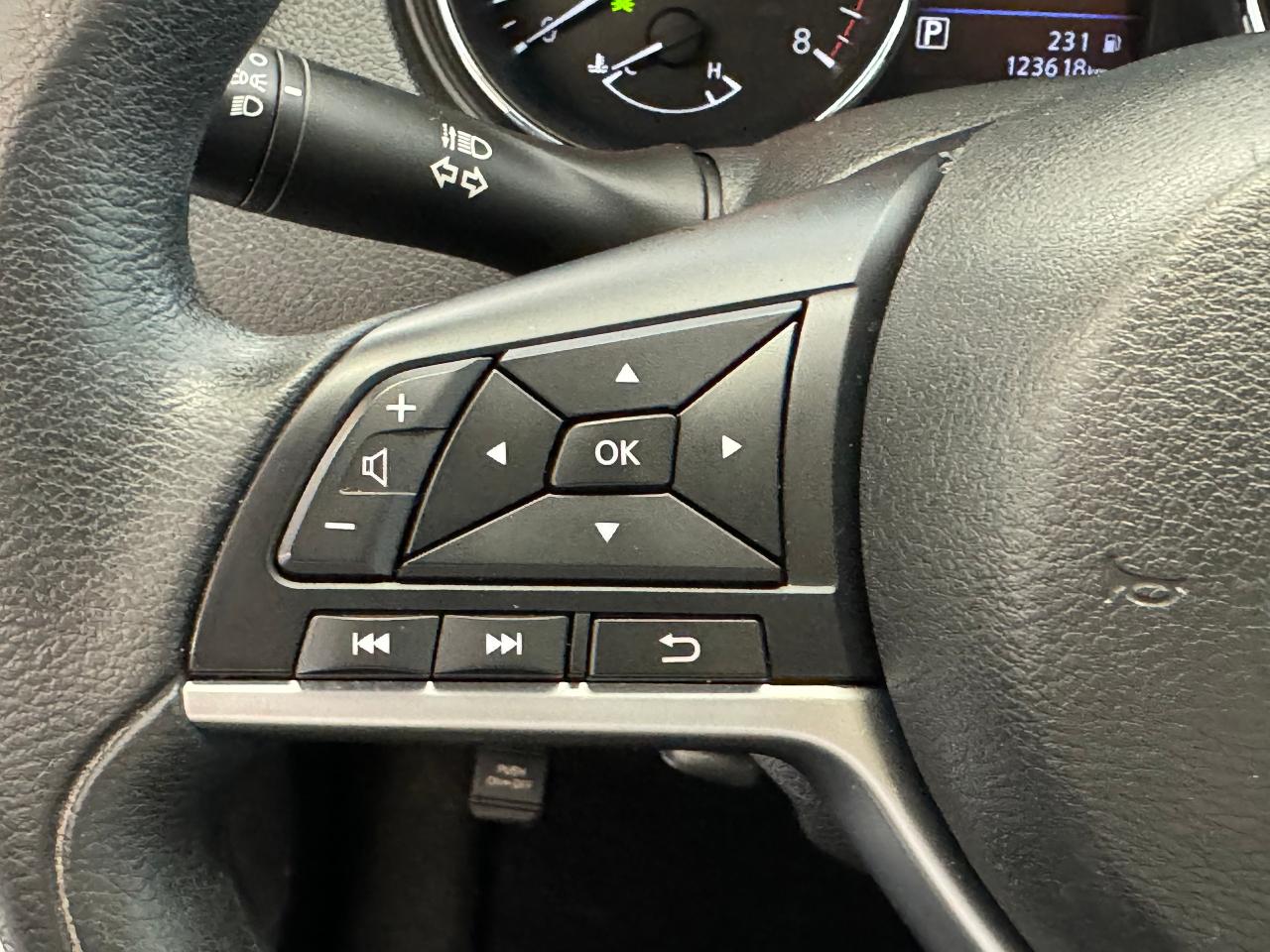 2018 Nissan Rogue S AWD+New Tires+ApplePlay+Blind Spot+CLEAN CARFAX Photo106