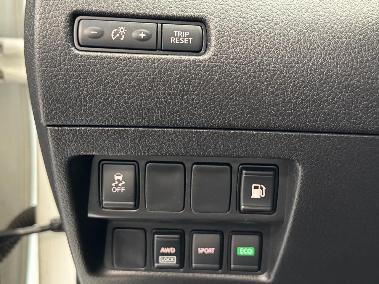 2018 Nissan Rogue S AWD+New Tires+ApplePlay+Blind Spot+CLEAN CARFAX Photo110