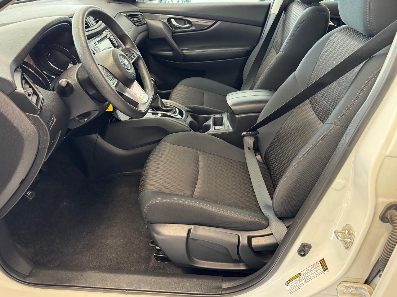 2018 Nissan Rogue S AWD+New Tires+ApplePlay+Blind Spot+CLEAN CARFAX Photo80