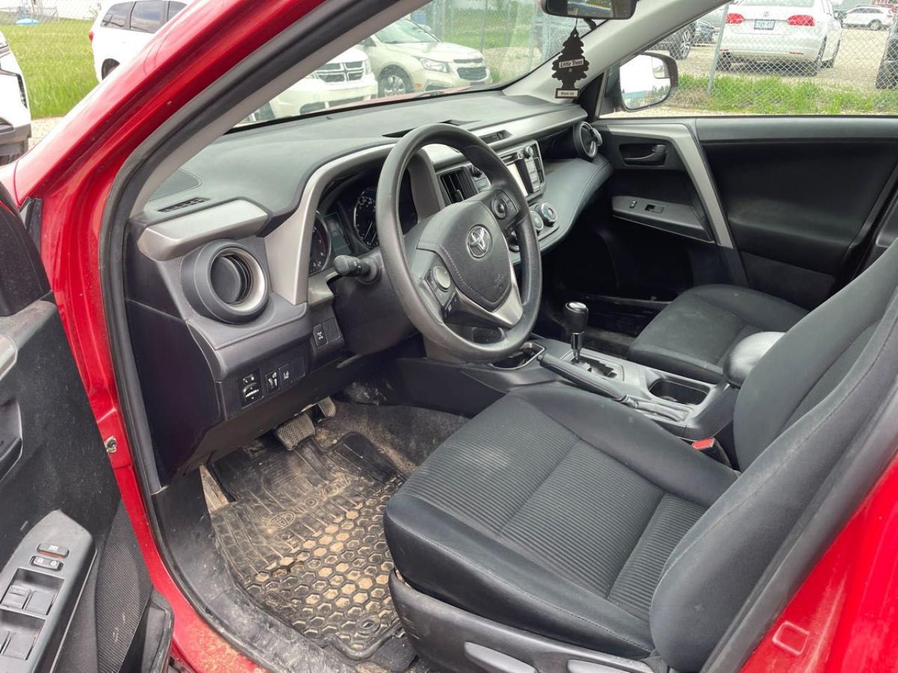 2017 Toyota RAV4 LE - Photo #7