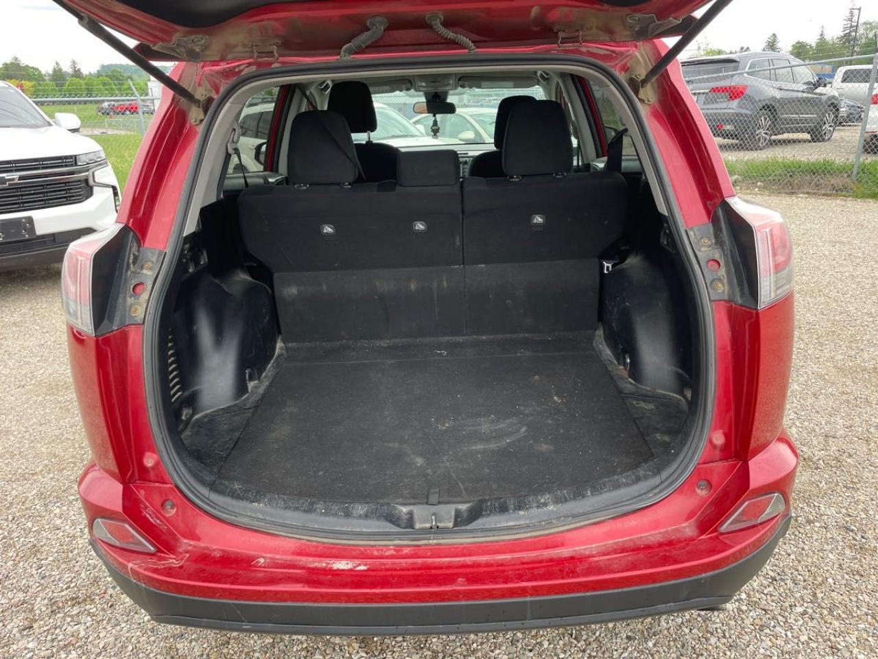 2017 Toyota RAV4 LE - Photo #10