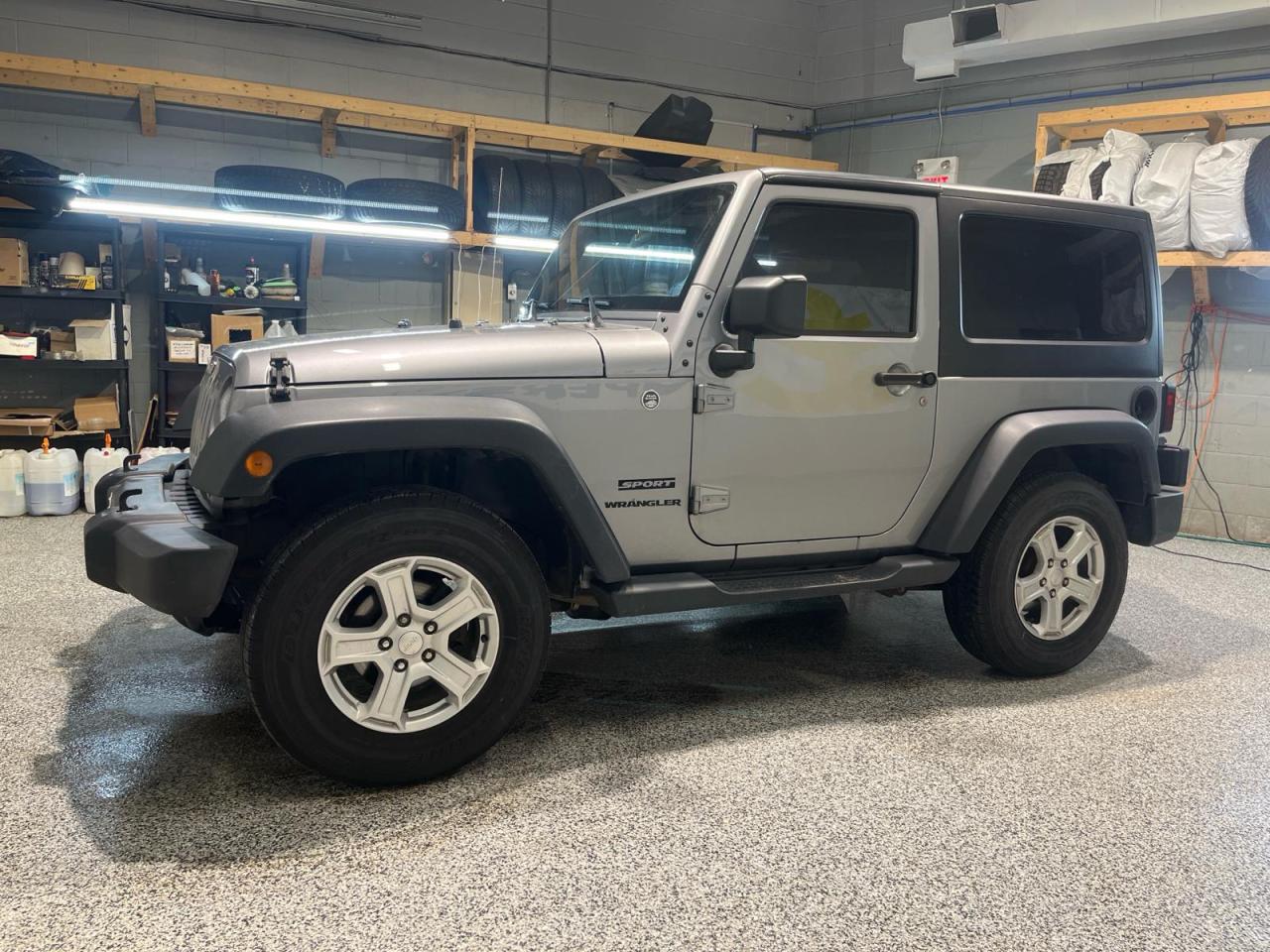 Used 2015 Jeep Wrangler SPORT 4X4 * Navigation * Next Gen. Dana 30 Solid Front Axle * Tubular Side Steps * Black Jeep Freedom Top hardtop * Jeep U Connect *  Detachable Hard for sale in Cambridge, ON